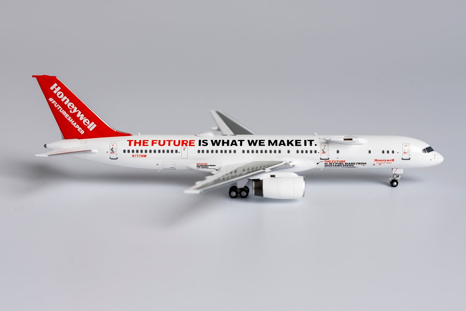 Honeywell Boeing 757-200 N757HW 'with test engine / the future is what we make it' (53181)