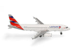 LATAM Airbus A320-200 CC-BLA 'Chile Flag' (538862)