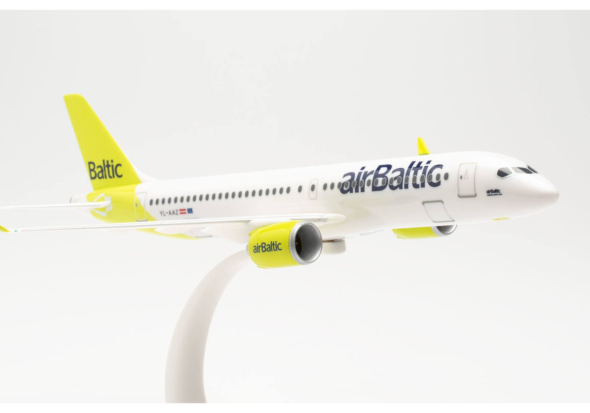 air Baltic Airbus A220-300 YL-AAZ (613637)