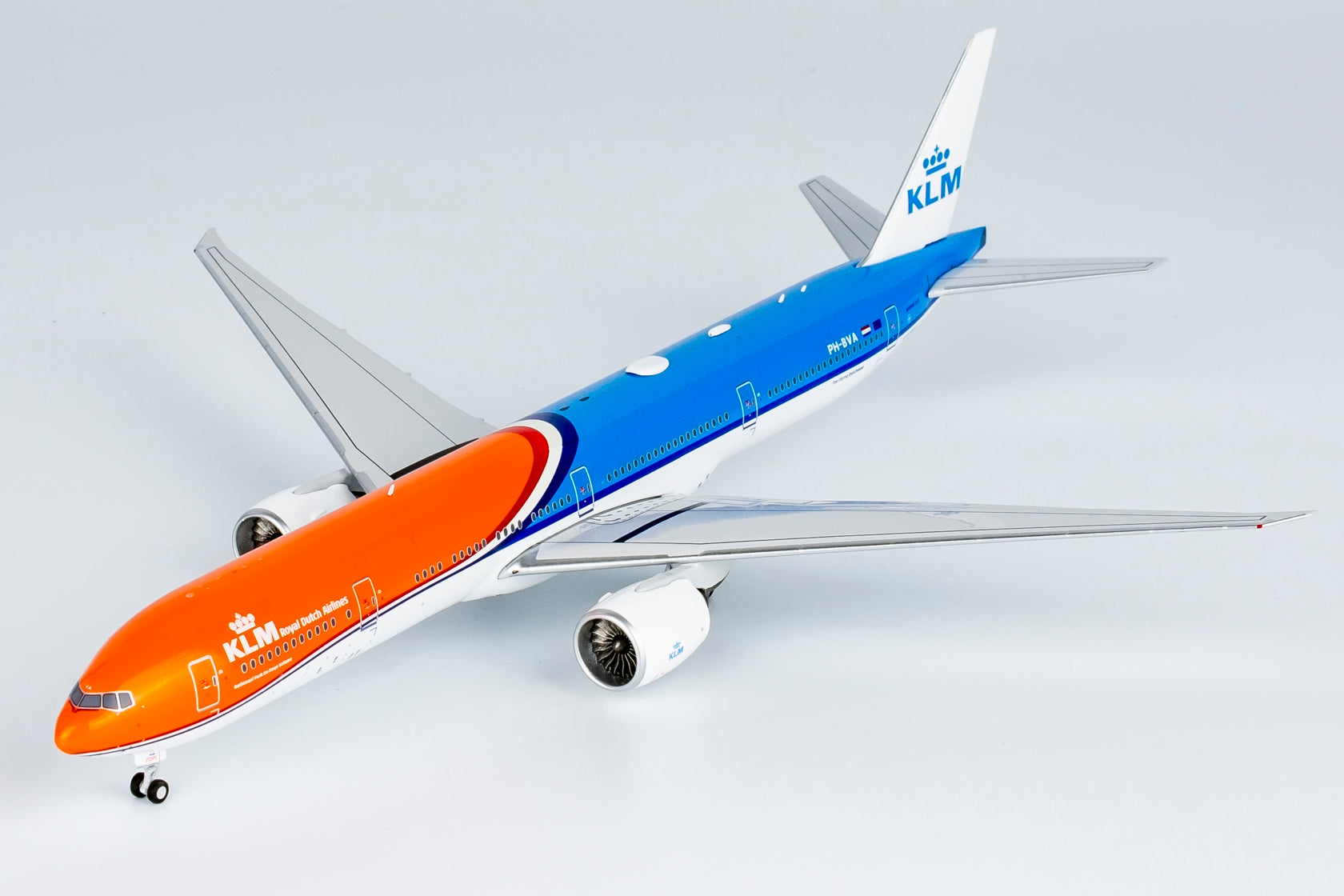 KLM Royal Dutch Airlines Boeing 777-300ER PH-BVA 'New Orange Pride' (73040)