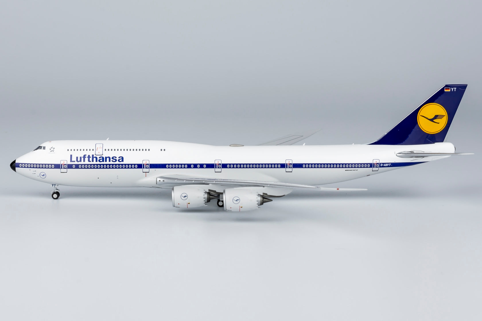 Lufthansa Boeing 747-8 D-ABYT 'Retro' ULTIMATE EDITION (78016)