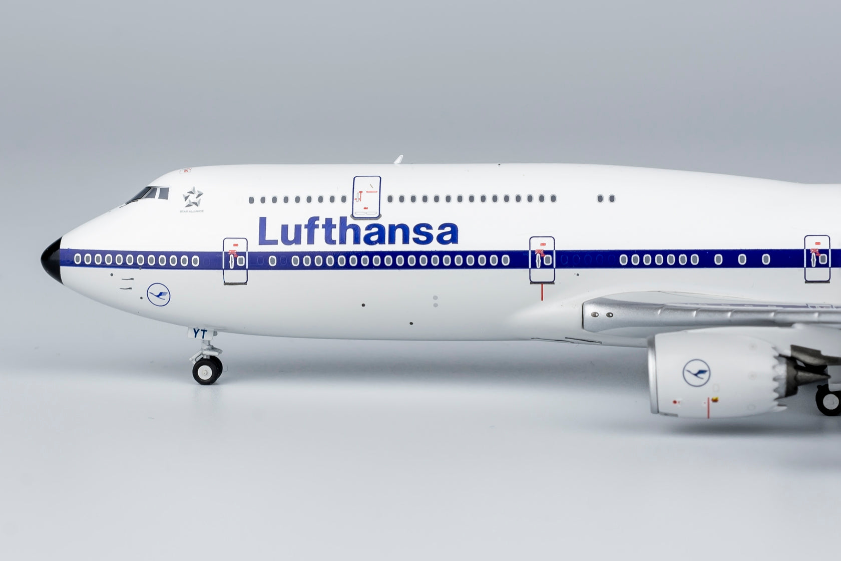 Lufthansa Boeing 747-8 D-ABYT 'Retro' ULTIMATE EDITION (78016)