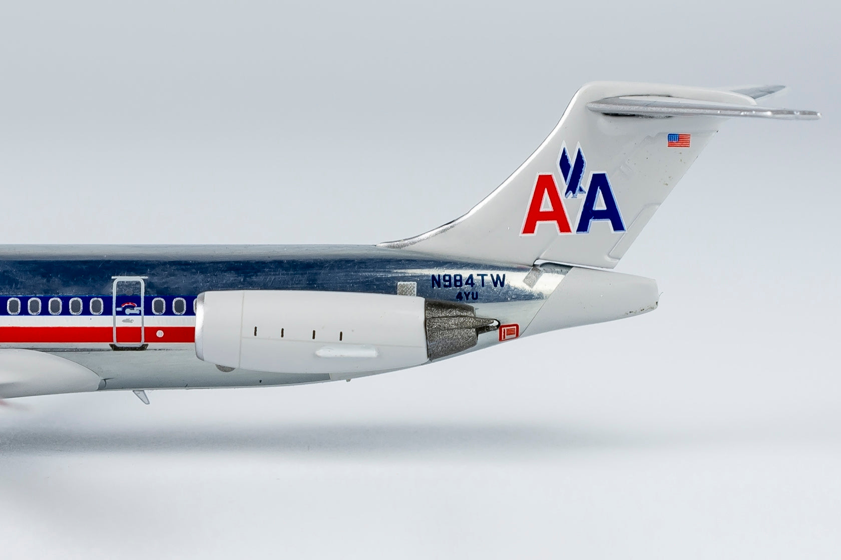 American Airlines McDonnell Douglas MD-83 N984TW 'Spirit of Long Beach' (83003)