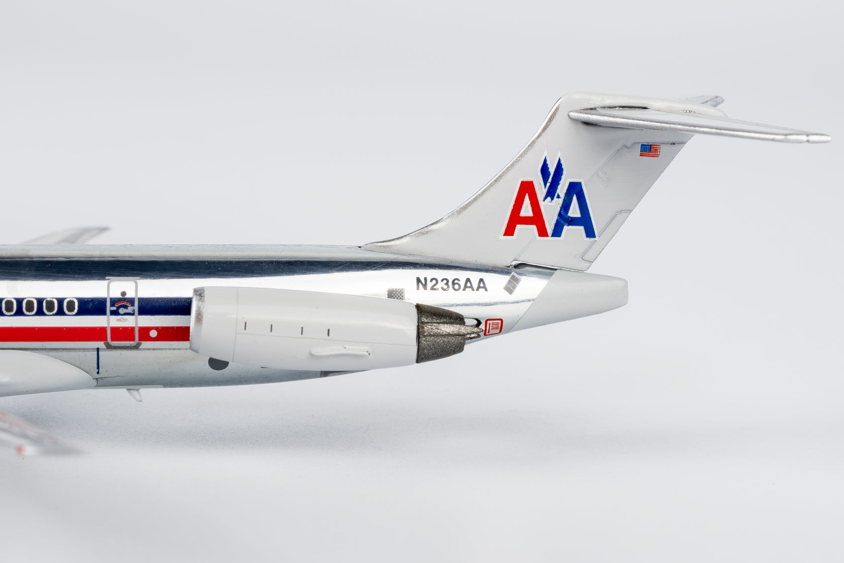 American Airlines McDonnell Douglas MD-82 N236AA (83008)