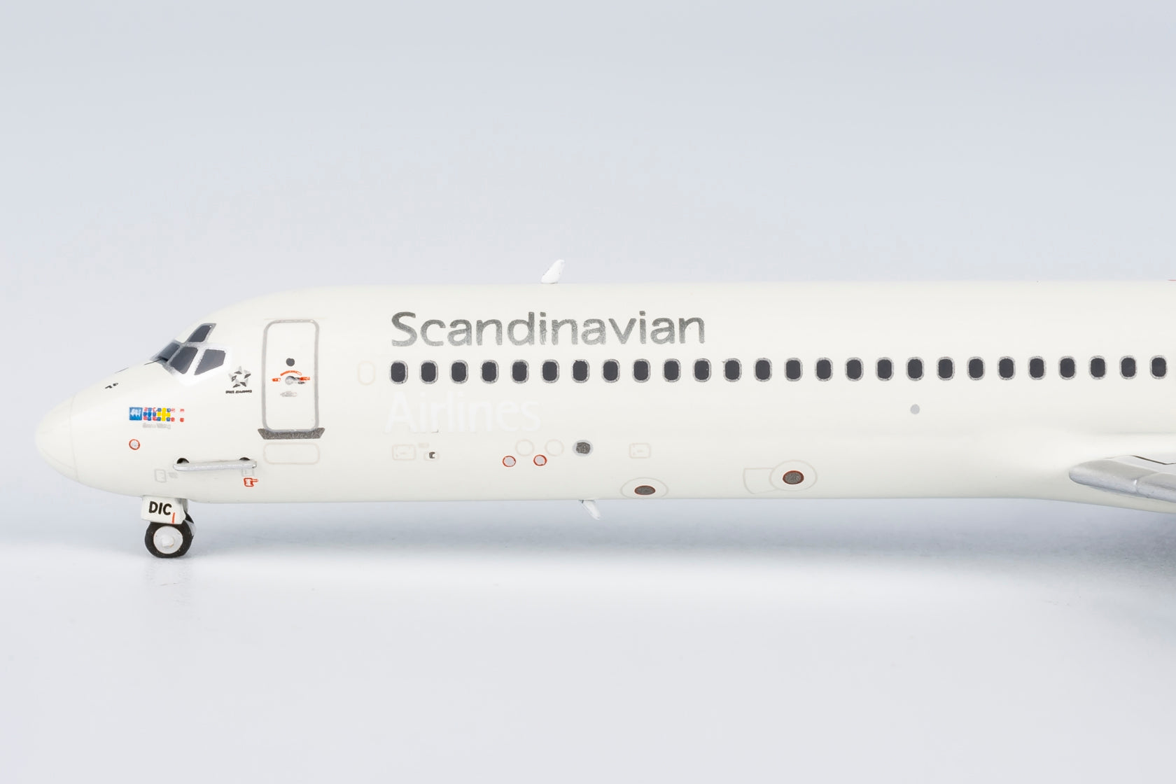 SAS Scandinavian Airlines McDonnell Douglas MD-87 SE-DIC (84001)