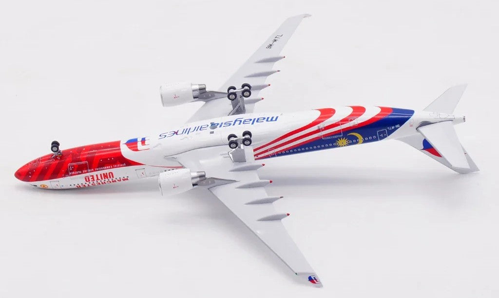 Malaysia Airlines Airbus A330-300 9M-MTL 'Manchester United' (AV4352)