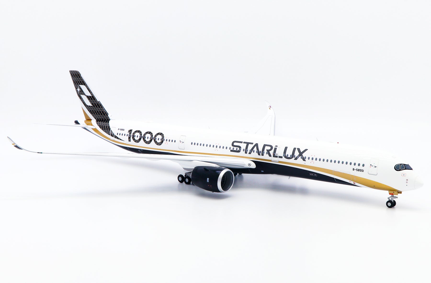 Starlux Airlines Airbus A350-1000 B-58551 'Carbon Fiber' (EW235K002)