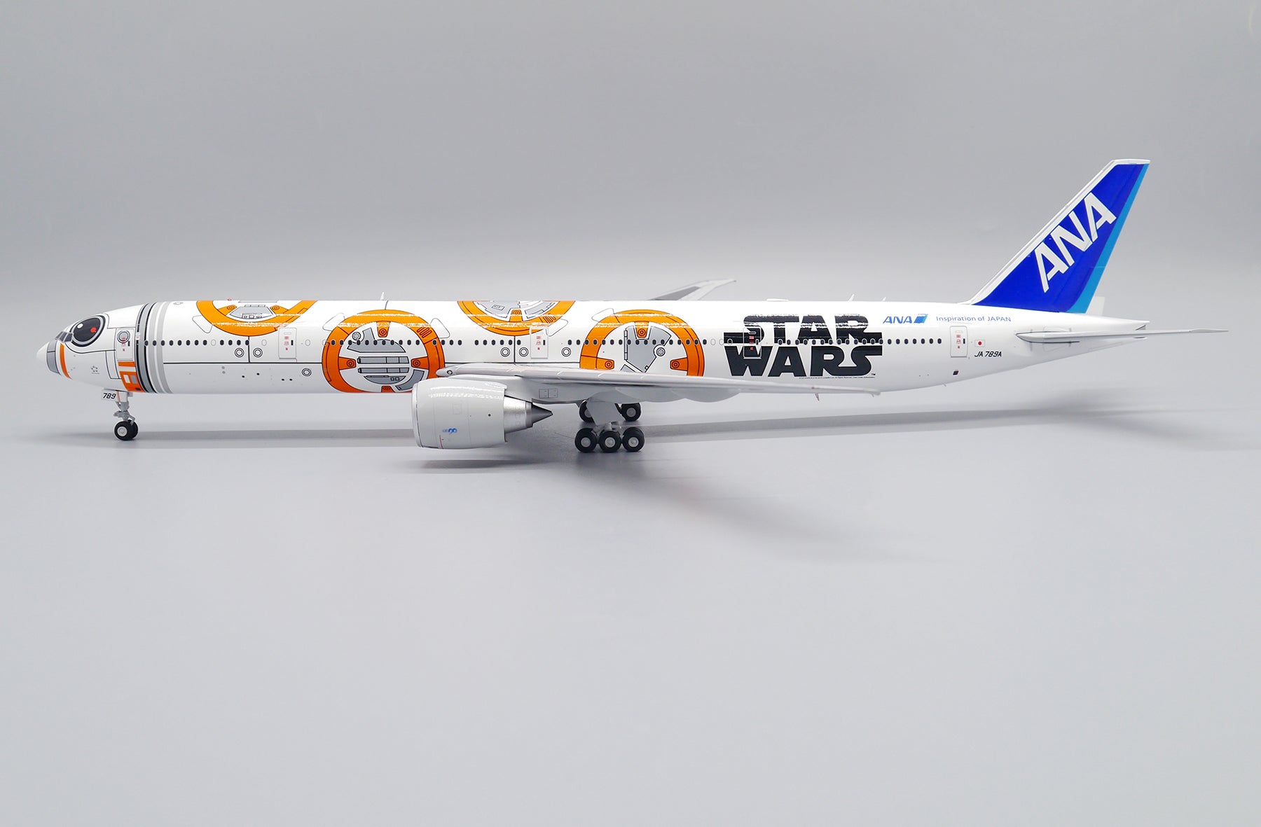 ANA All Nippon Airways Boeing 777-300ER JA789A 'Star Wars BB-8' (EW277W007)