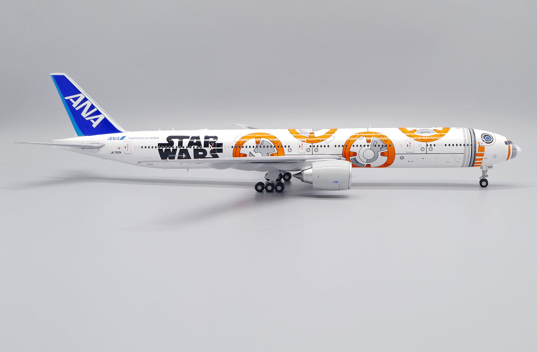 ANA All Nippon Airways Boeing 777-300ER JA789A 'Star Wars BB-8' (EW277W007)