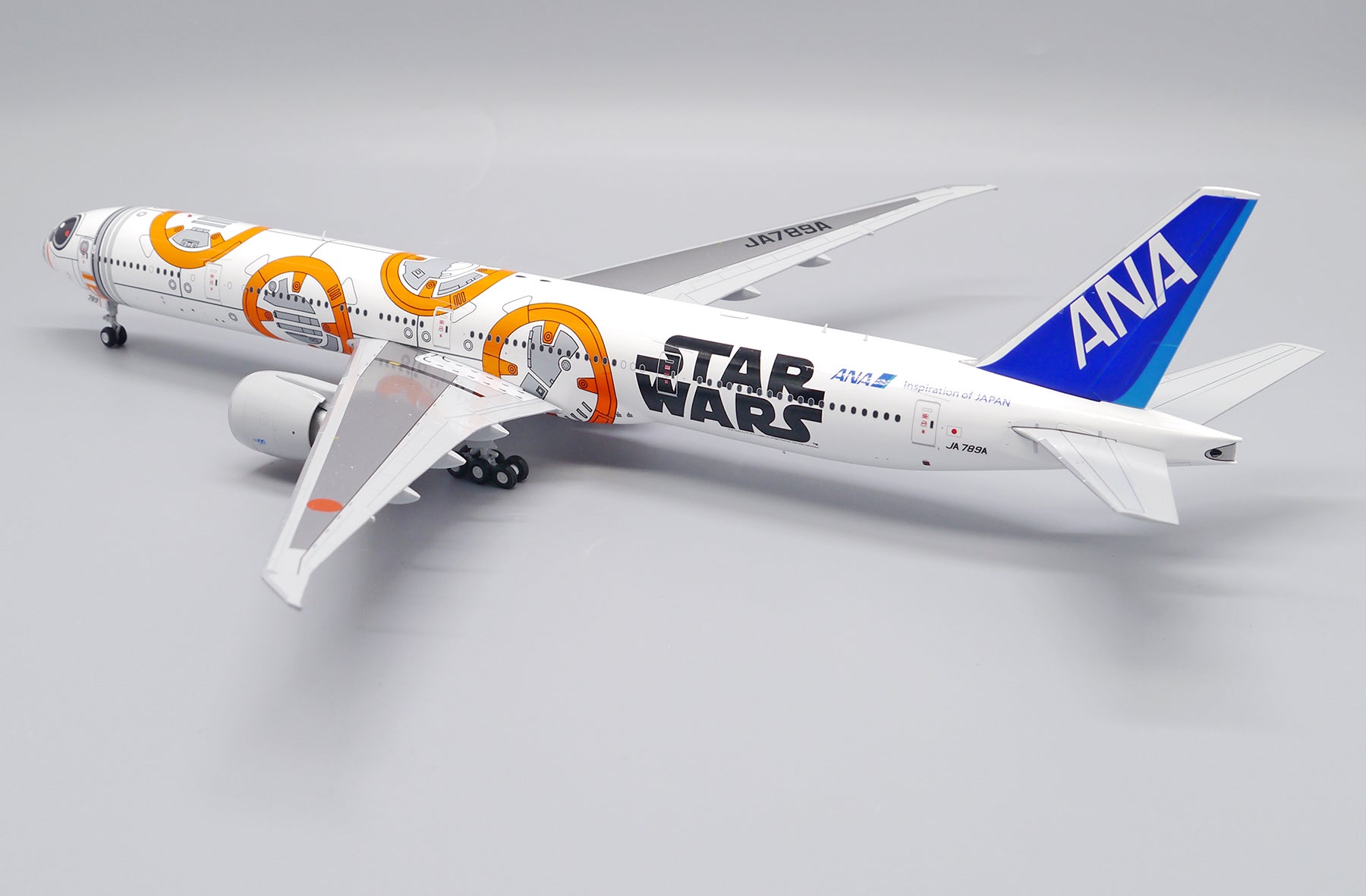 ANA All Nippon Airways Boeing 777-300ER JA789A 'Star Wars BB-8' (EW277W007)