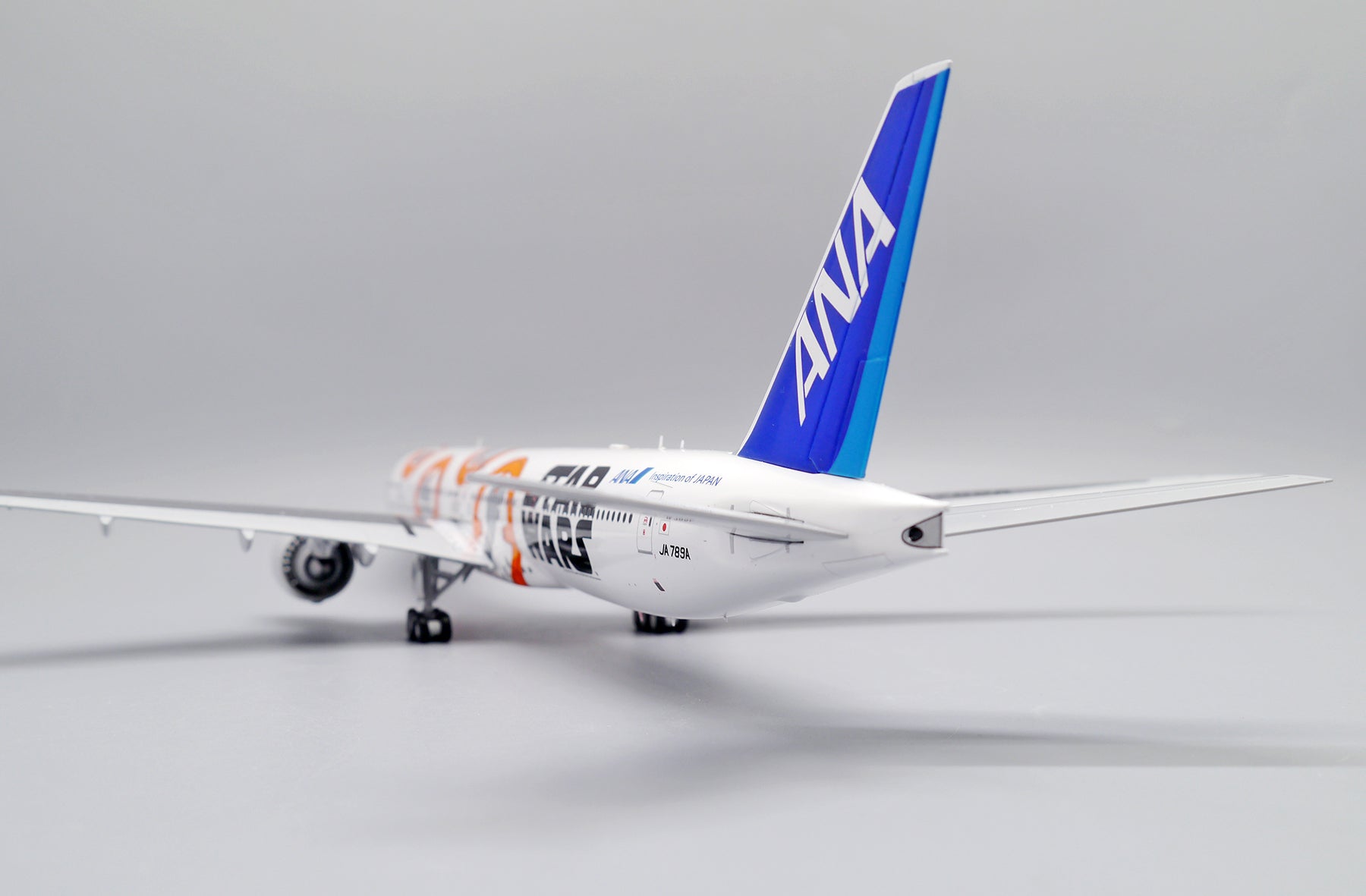 ANA All Nippon Airways Boeing 777-300ER JA789A 'Star Wars BB-8' (EW277W007)