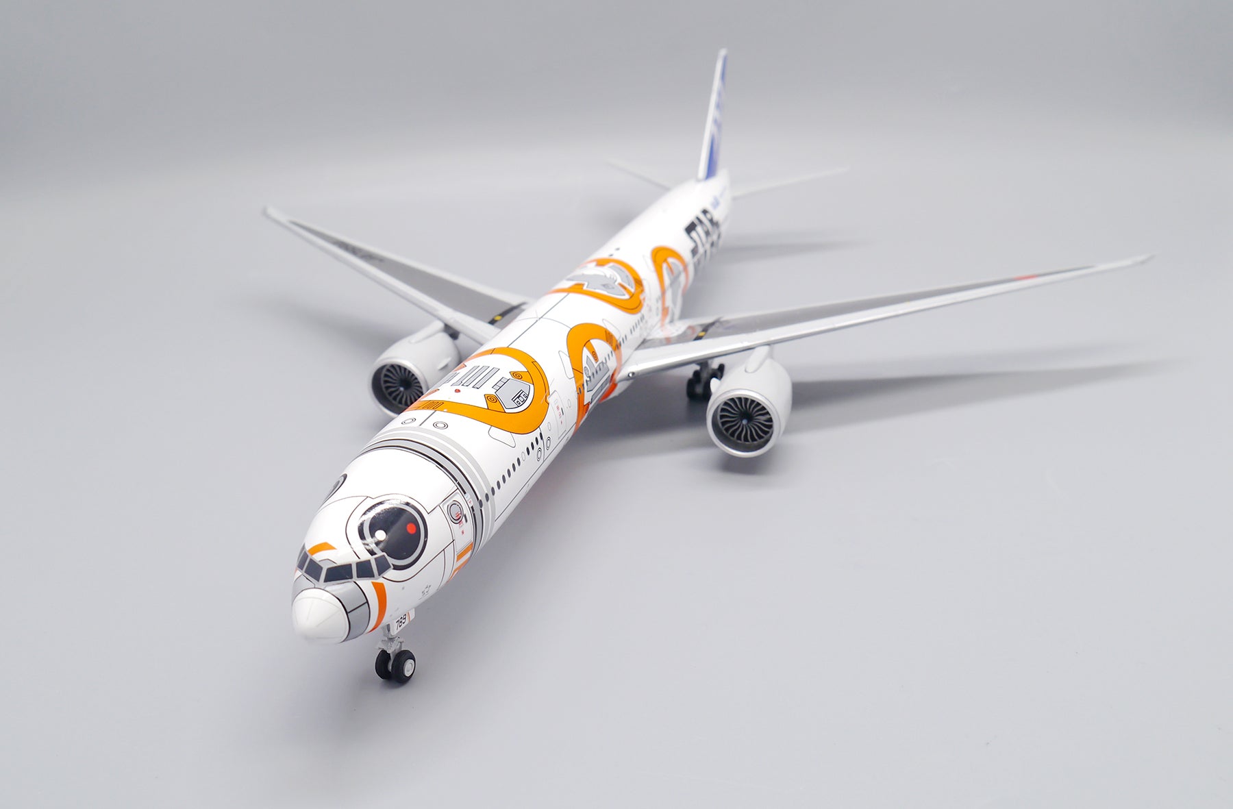 ANA All Nippon Airways Boeing 777-300ER JA789A 'Star Wars BB-8' (EW277W007)