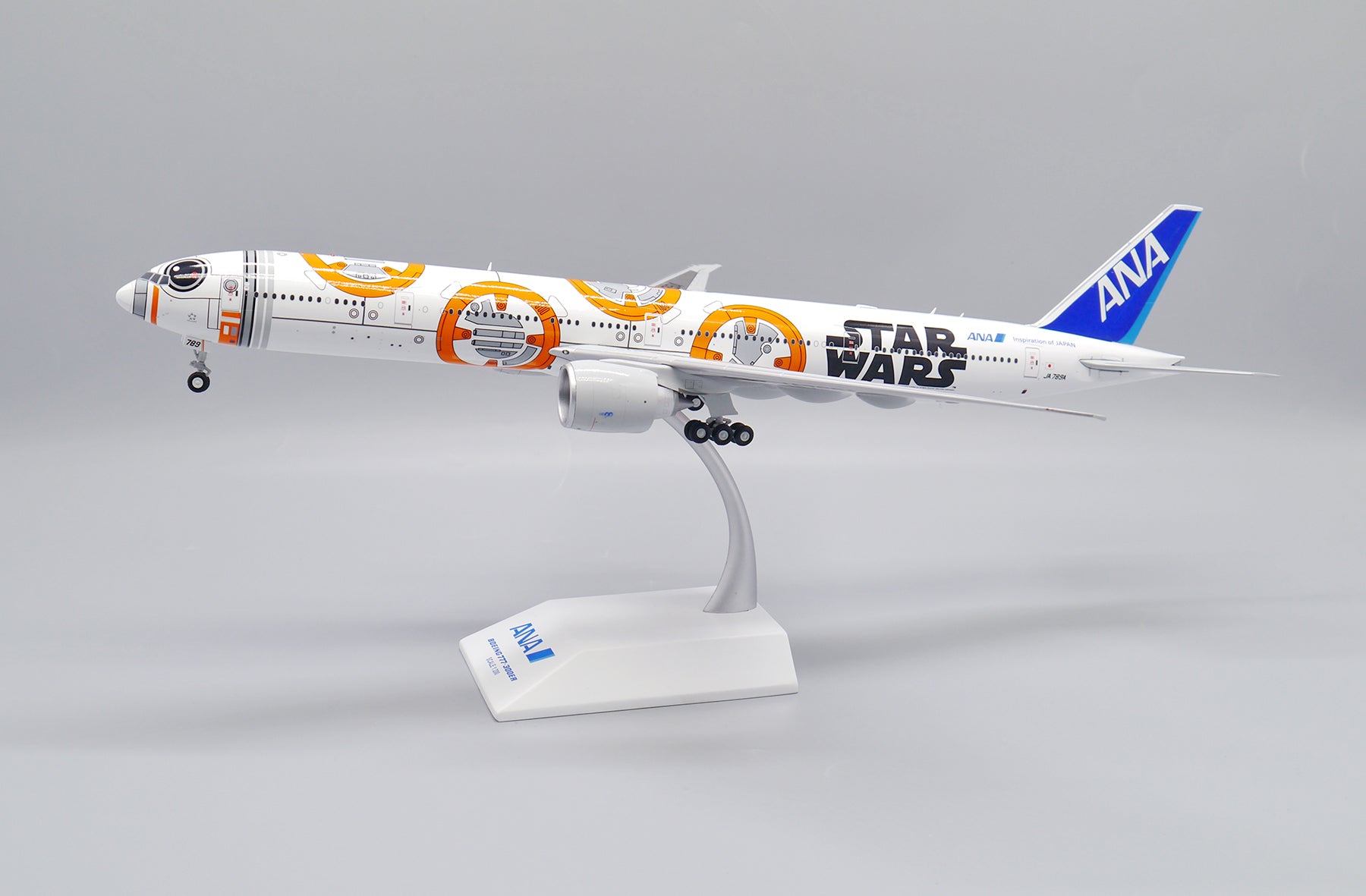 ANA All Nippon Airways Boeing 777-300ER JA789A 'Star Wars BB-8' (EW277W007)