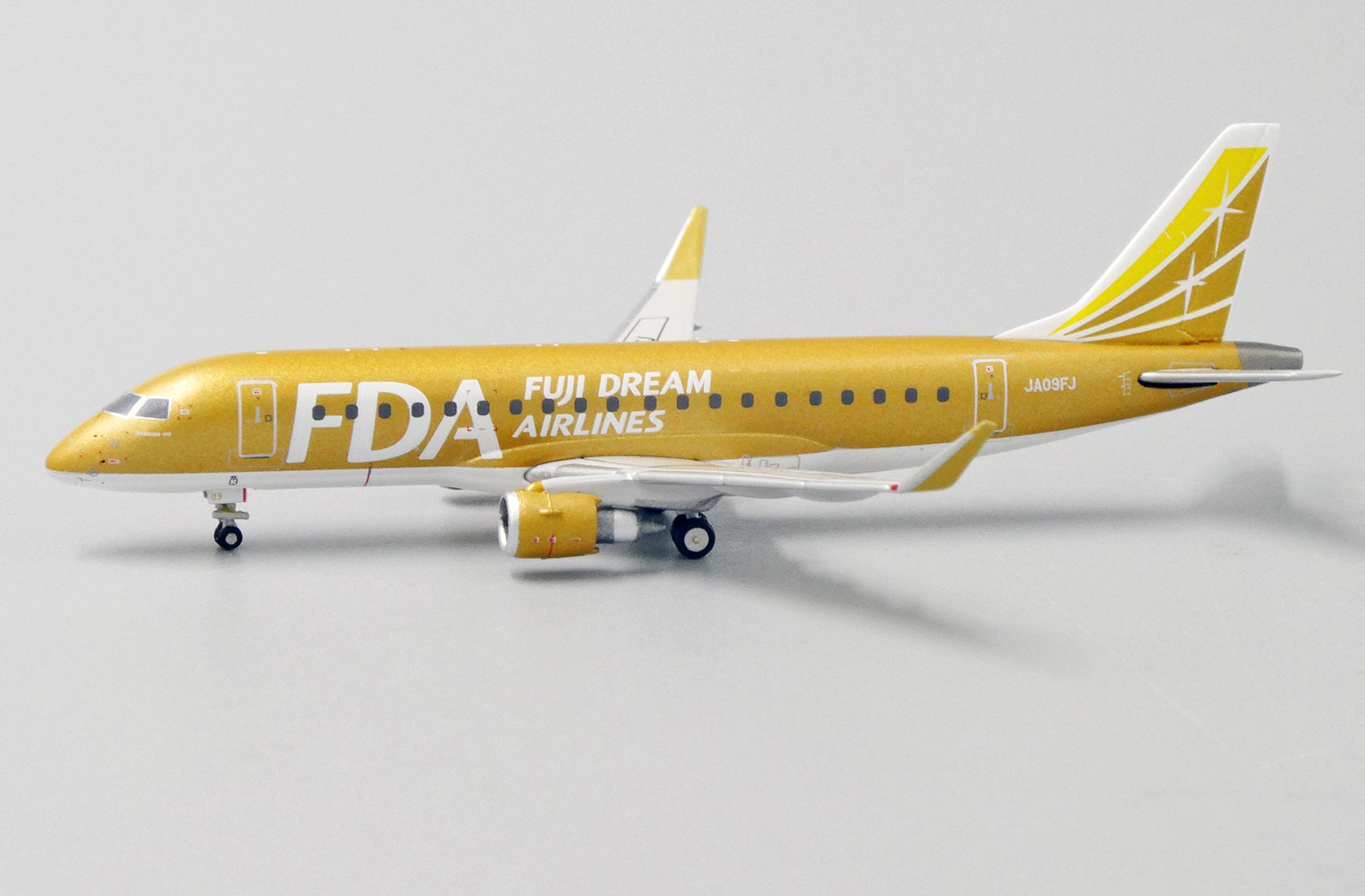 FDA Fuji Dream Airlines Embraer 170-200STD (175STD) JA09FJ 'gold' (EW4175004)