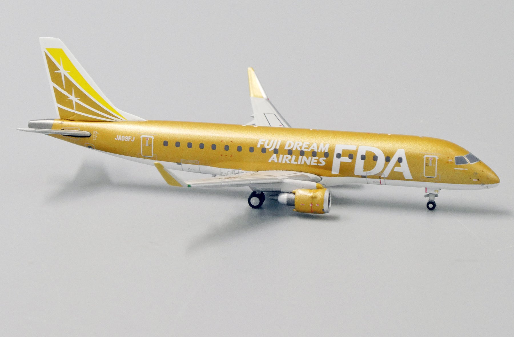 FDA Fuji Dream Airlines Embraer 170-200STD (175STD) JA09FJ 'gold' (EW4175004)