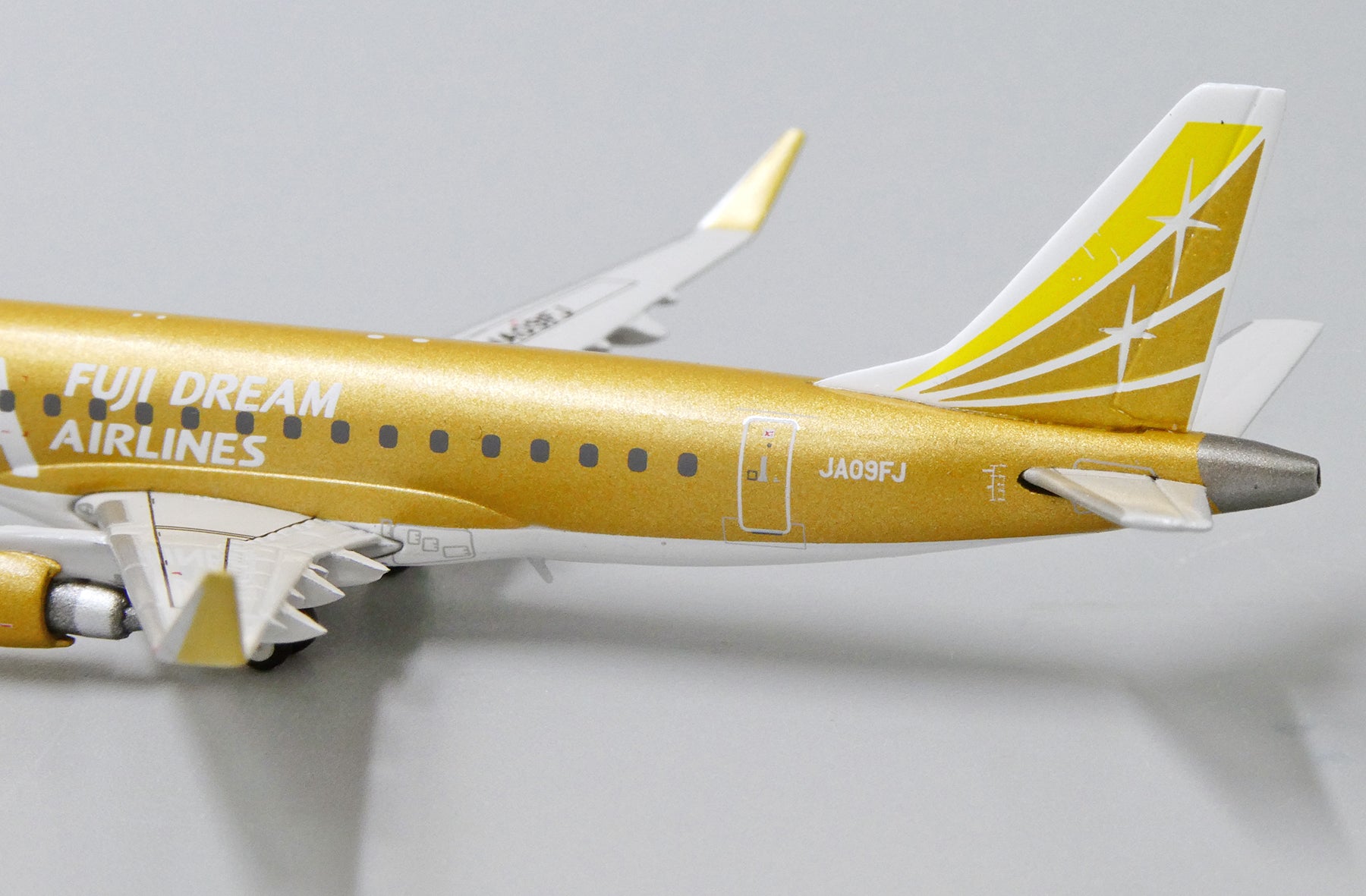 FDA Fuji Dream Airlines Embraer 170-200STD (175STD) JA09FJ 'gold' (EW4175004)