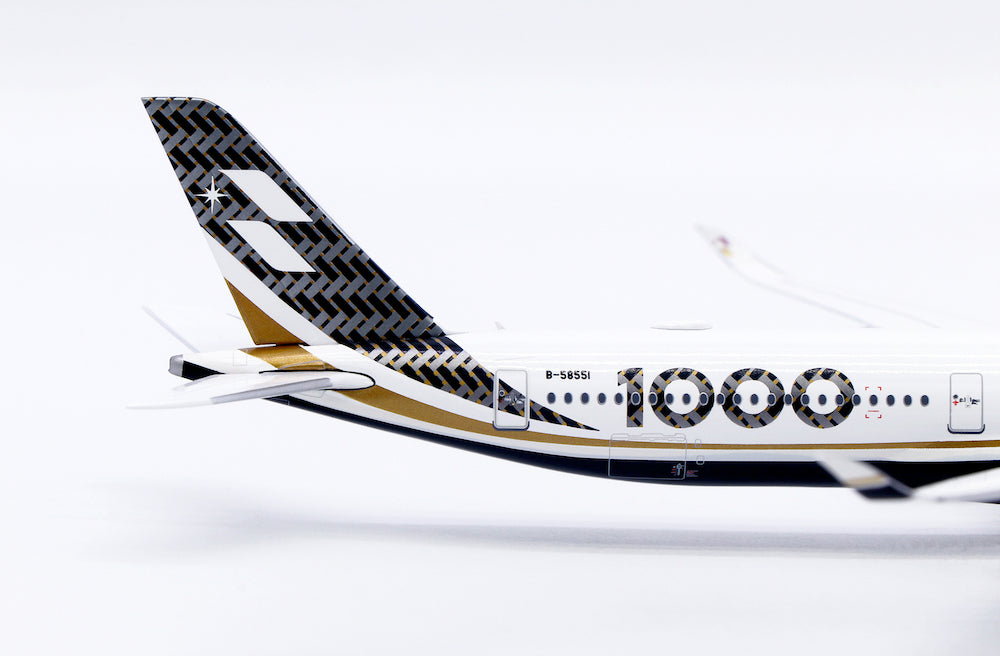 Starlux Airlines Airbus A350-1000 B-58551 'Carbon Fiber' (EW435K002)