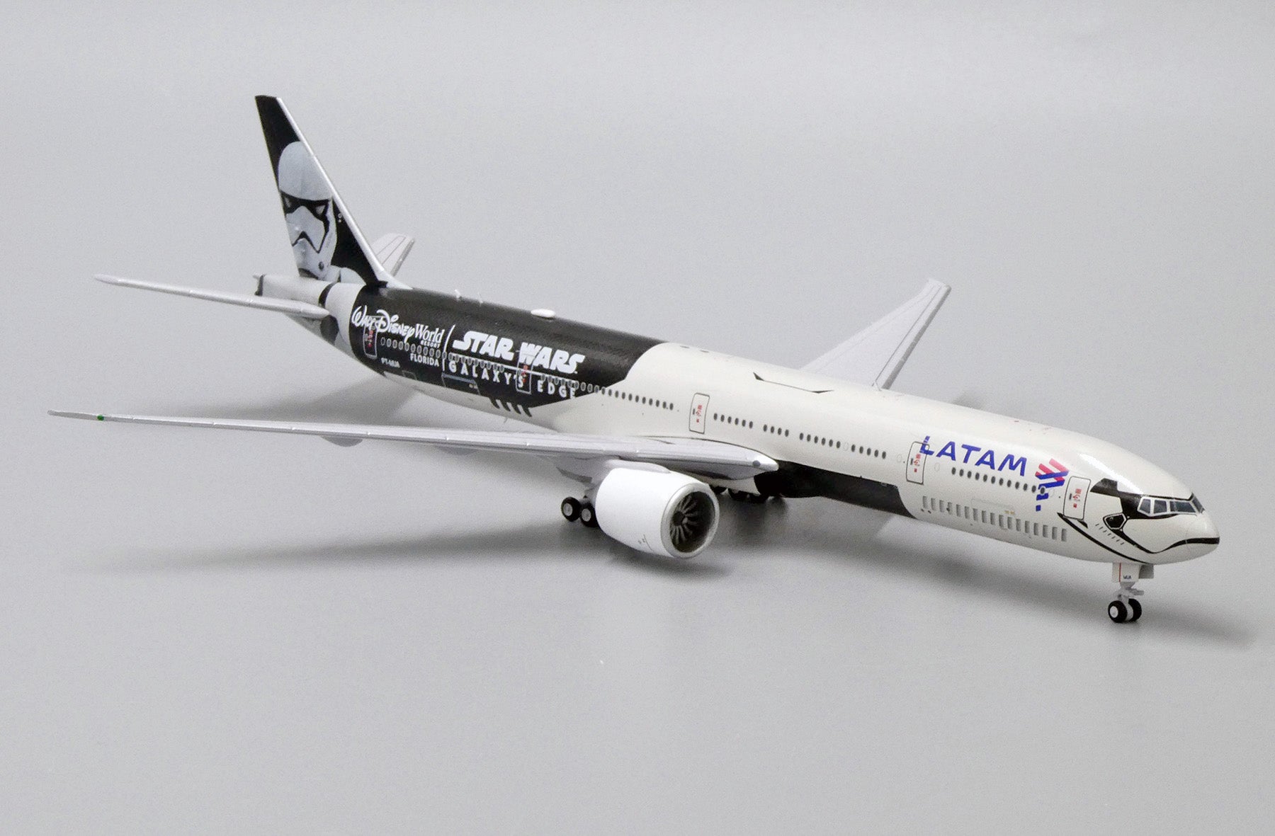 LATAM Boeing 777-300ER PT-MUA 'Star Wars Galaxy's Edge' (EW477W007)
