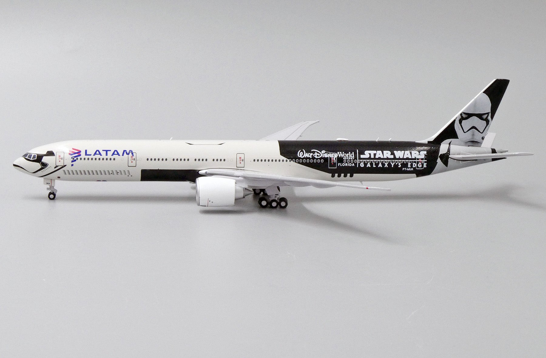LATAM Boeing 777-300ER PT-MUA 'Star Wars Galaxy's Edge' (EW477W007)