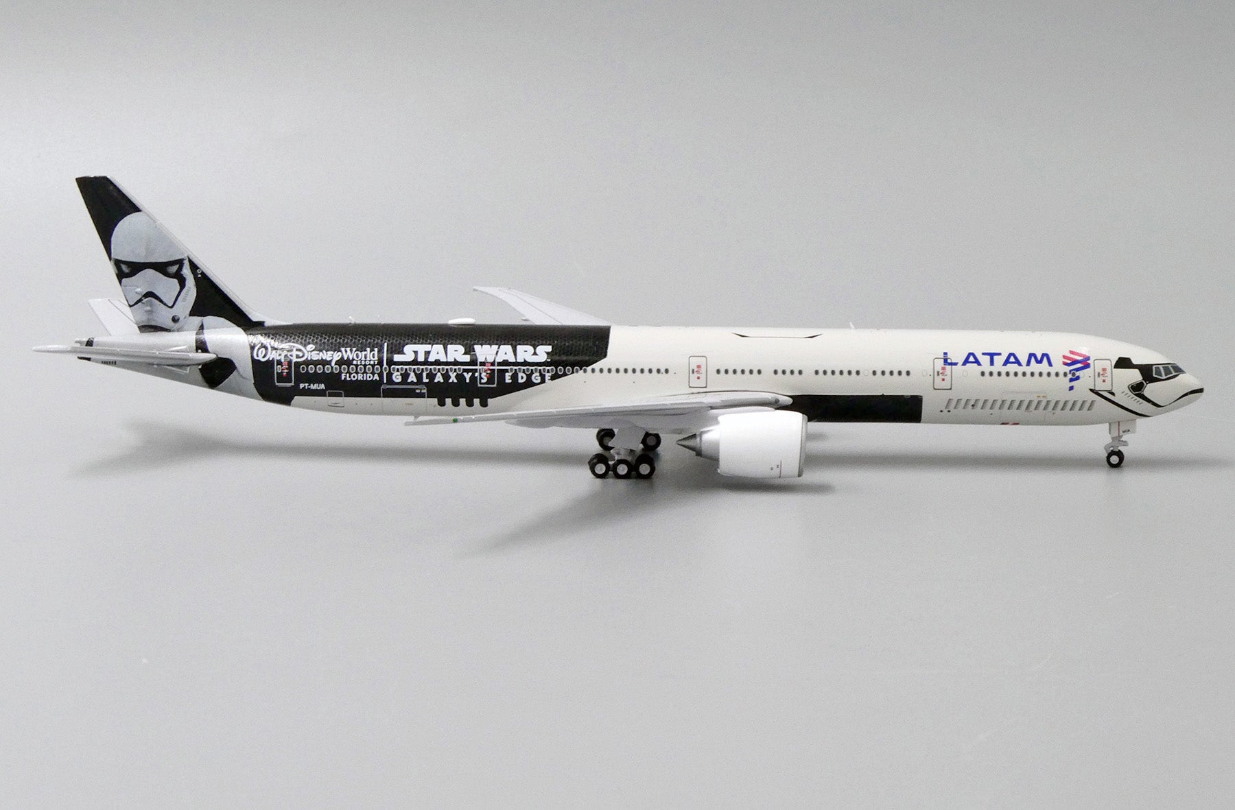 LATAM Boeing 777-300ER PT-MUA 'Star Wars Galaxy's Edge' (EW477W007)