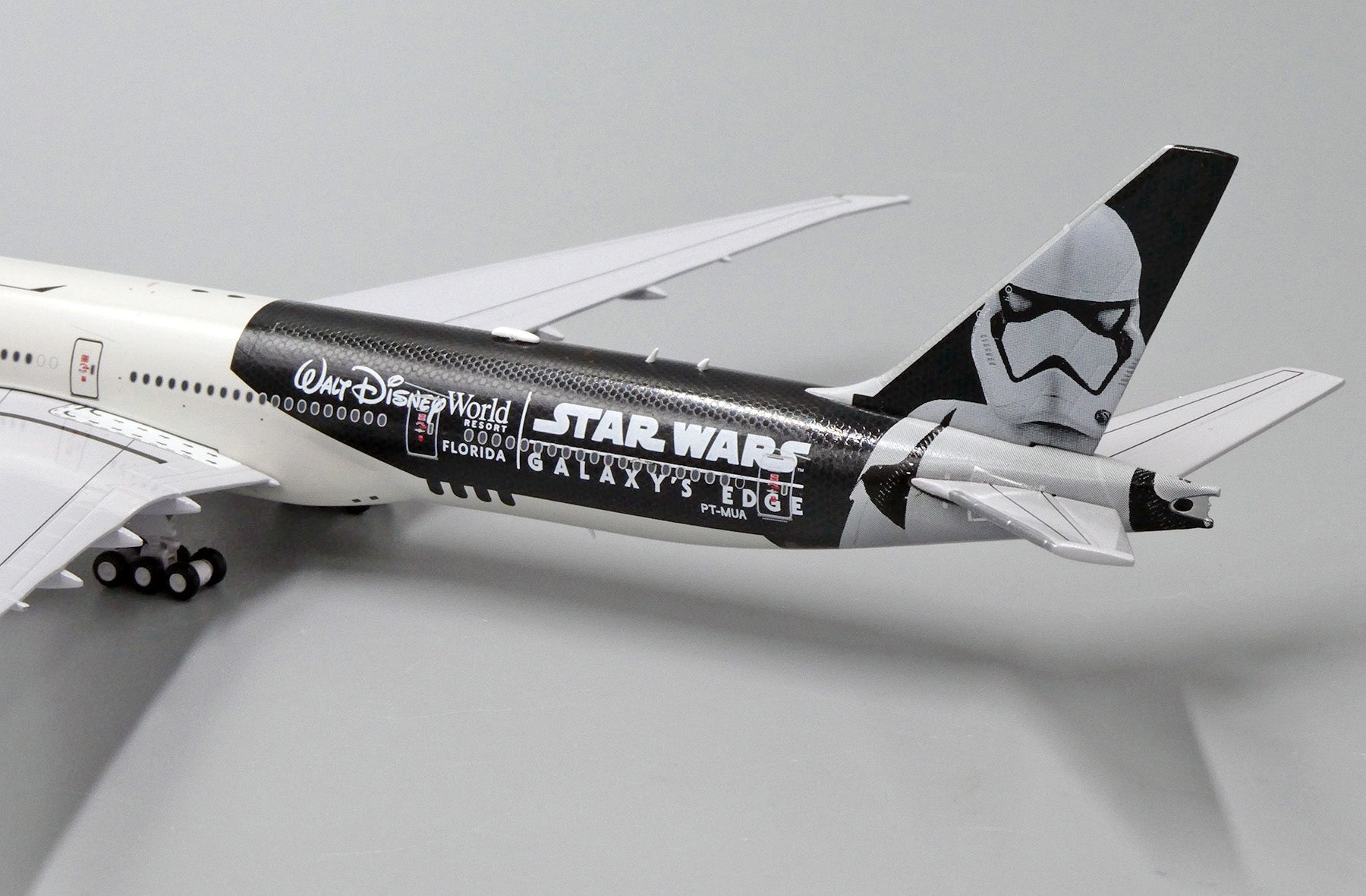 LATAM Boeing 777-300ER PT-MUA 'Star Wars Galaxy's Edge' (EW477W007)