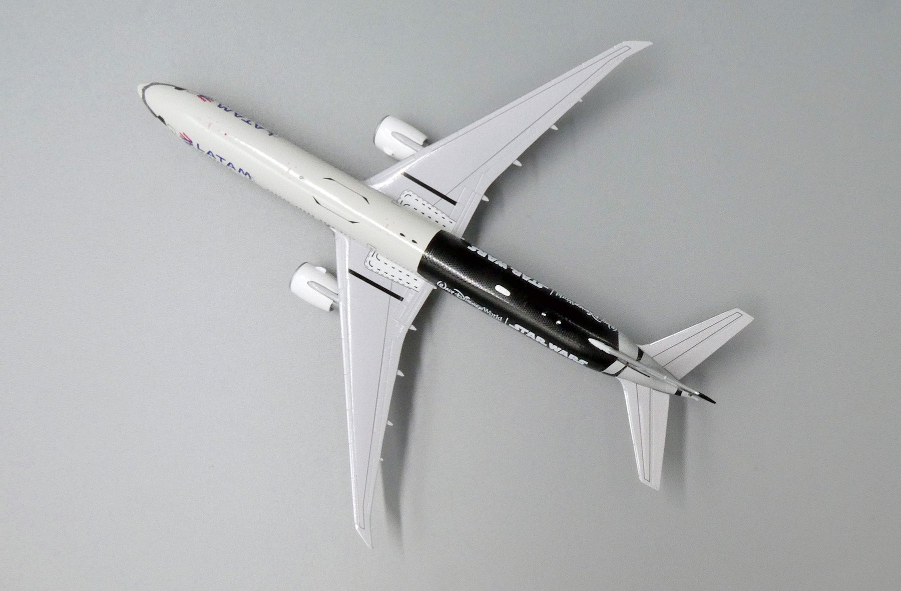 LATAM Boeing 777-300ER PT-MUA 'Star Wars Galaxy's Edge' (EW477W007)