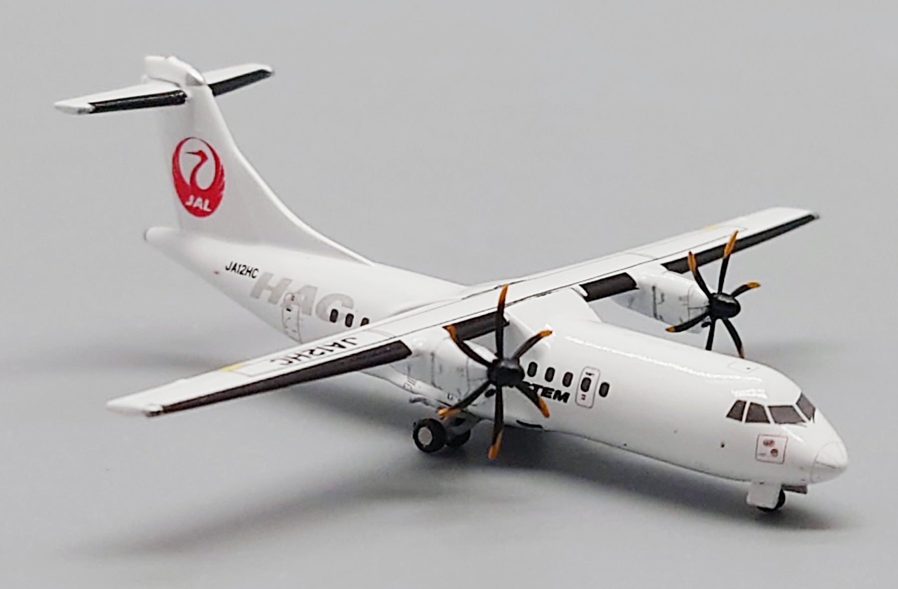 Hokkaido Air System ATR-42-600 JA12HC (EW4AT4005)