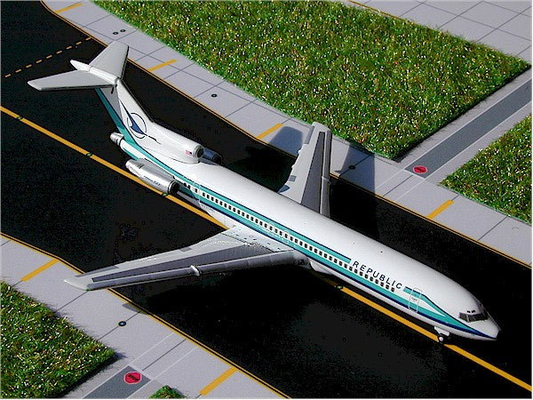 Republic Airlines Boeing 727-200 N721RC (GJREP162)