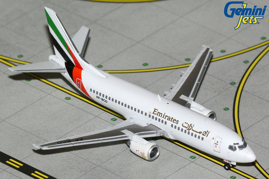 Emirates Boeing 737-300 AP-BCD (GJUAE2232)