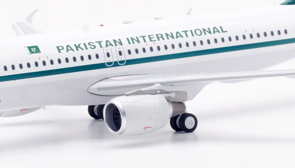 PIA Pakistan International Airlines Airbus A320-200 AP-BLA (IF320PK0824)