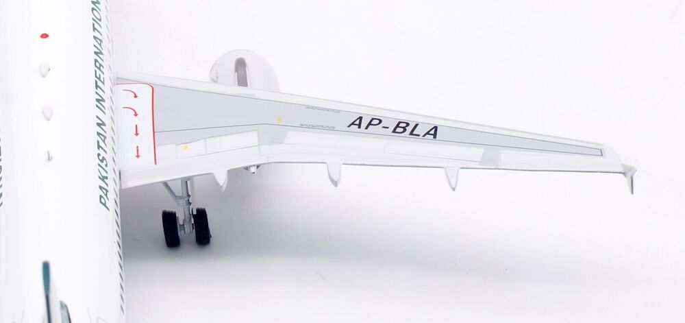 PIA Pakistan International Airlines Airbus A320-200 AP-BLA (IF320PK0824)