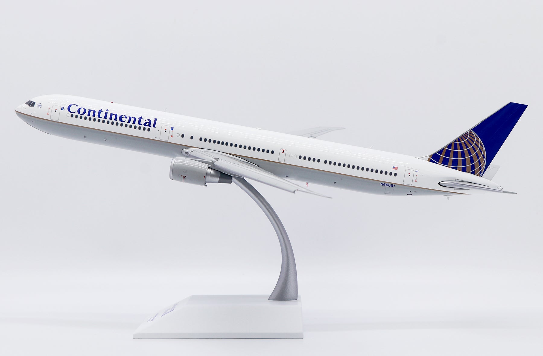 Continental Airlines Boeing 767-400ER N66051 'Flaps Down' (LH2505A)