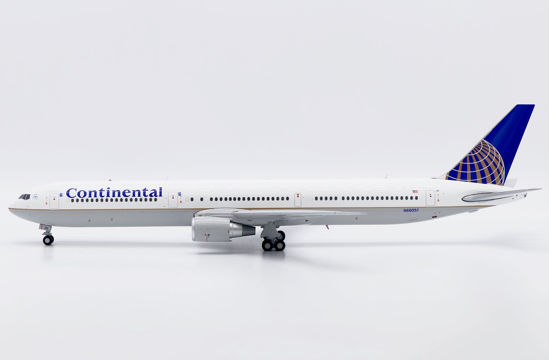 Continental Airlines Boeing 767-400ER N66051 (LH2505)