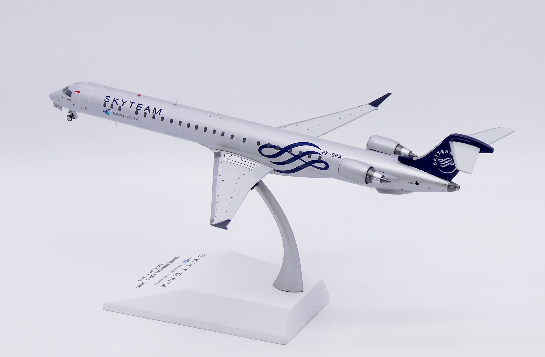 Garuda Indonesia Bombardier CRJ-1000ER PK-GRA 'Skyteam' (LH2511)