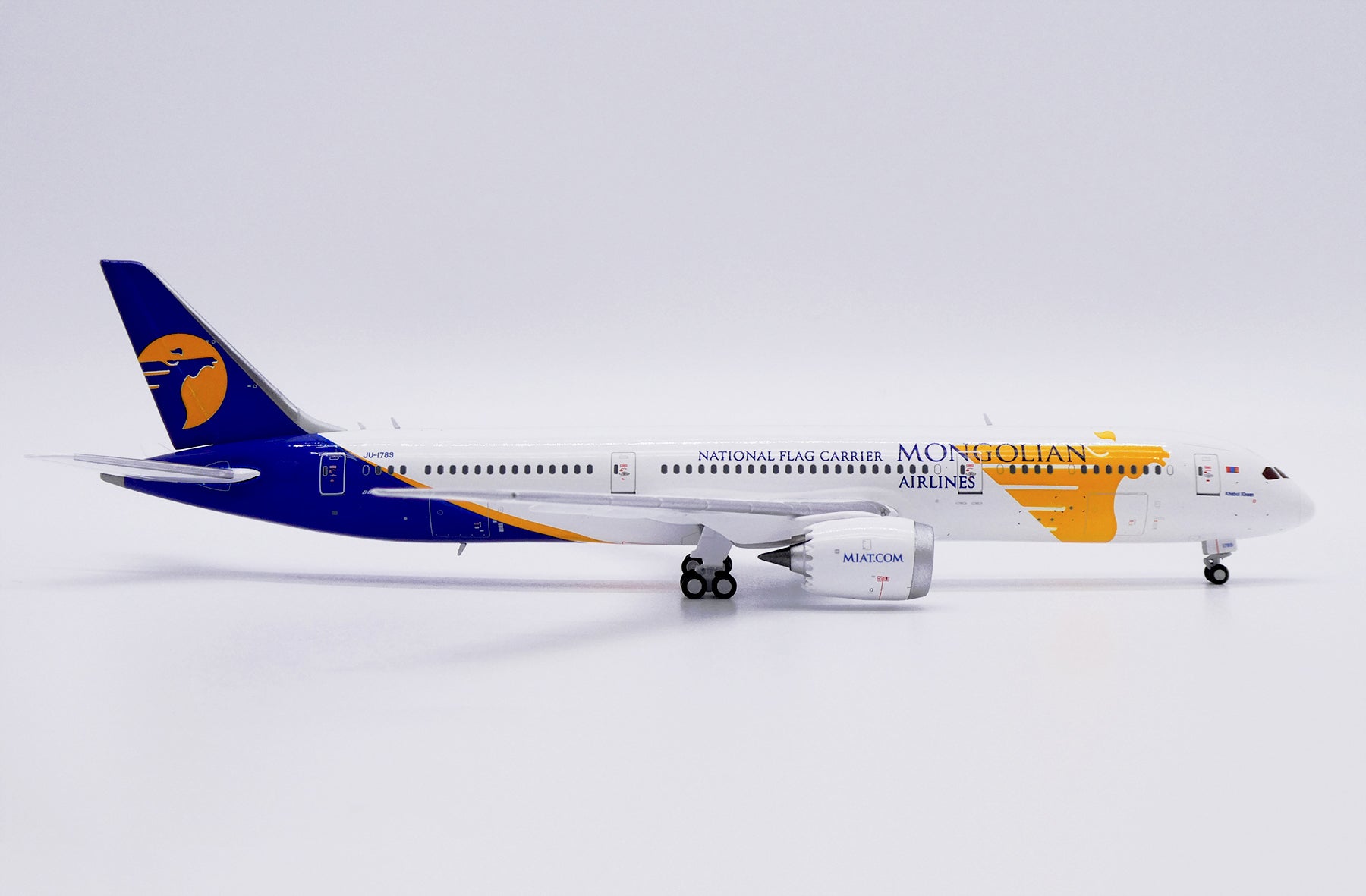 MIAT Mongolian Airlines Boeing 787-9 JU-1789 (LH4297)