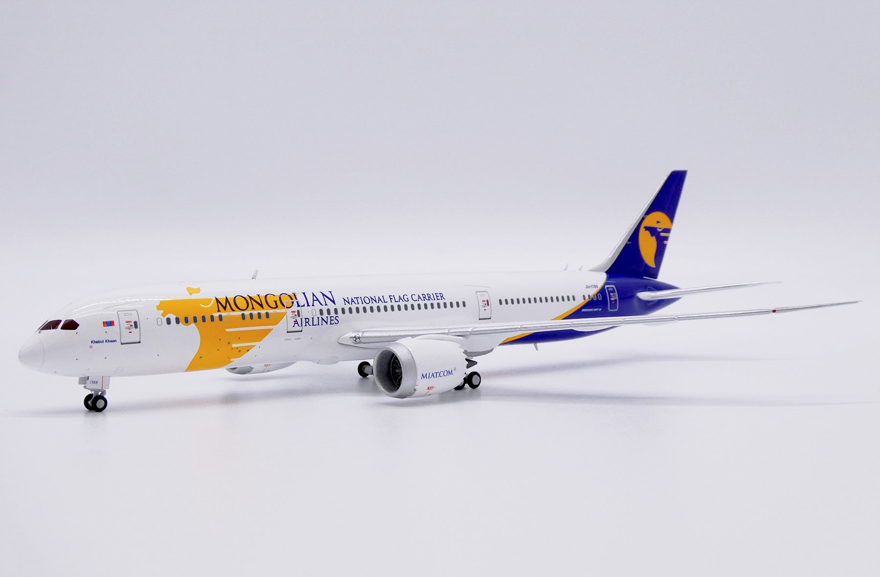 MIAT Mongolian Airlines Boeing 787-9 JU-1789 (LH4297)