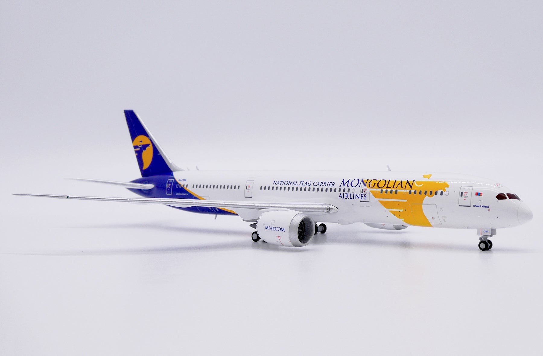 MIAT Mongolian Airlines Boeing 787-9 JU-1789 (LH4297)