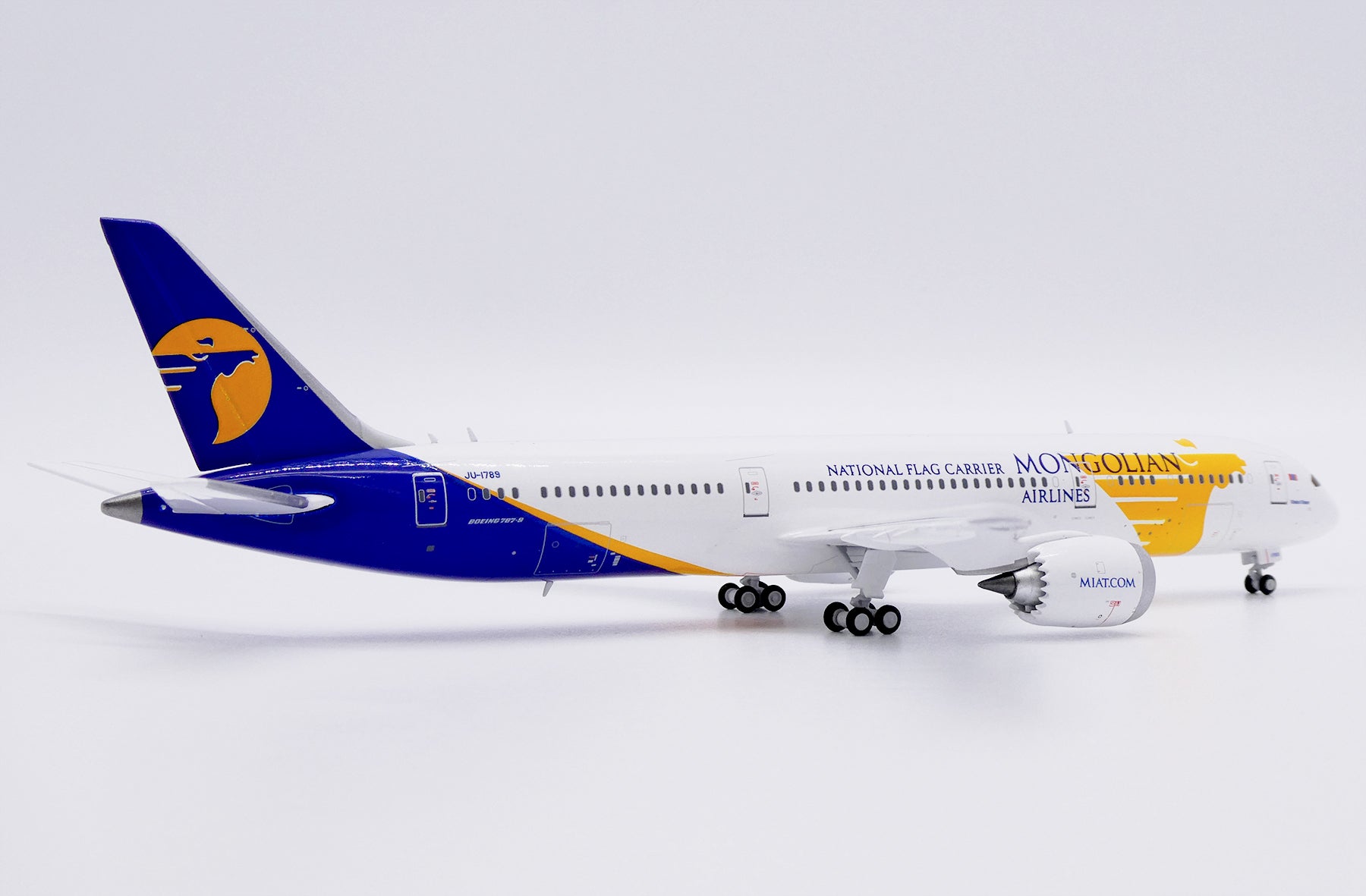 MIAT Mongolian Airlines Boeing 787-9 JU-1789 (LH4297)