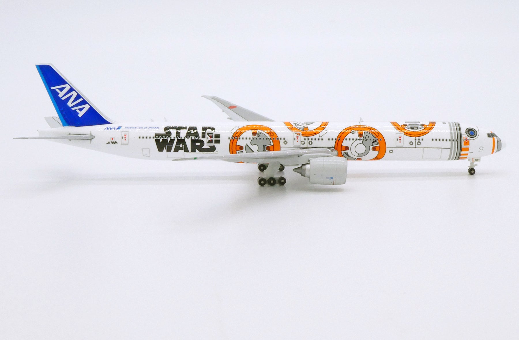 ANA All Nippon Airways Boeing 777-300ER JA789A 'Star Wars BB-8' (PX5005)