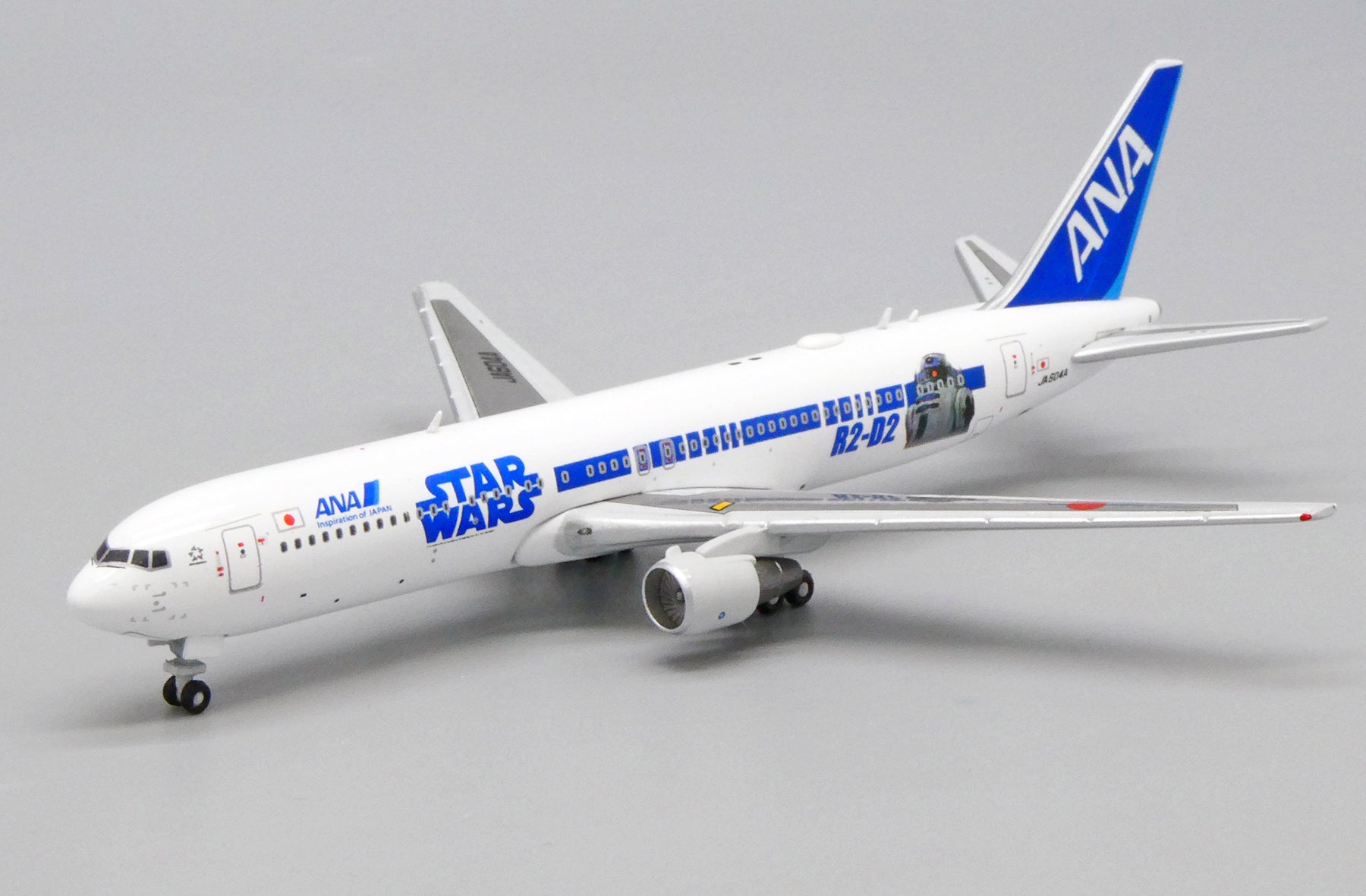 ANA All Nippon Airlines Boeing 767-300ER JA604A 'Star Wars R2-D2' (PX5006)