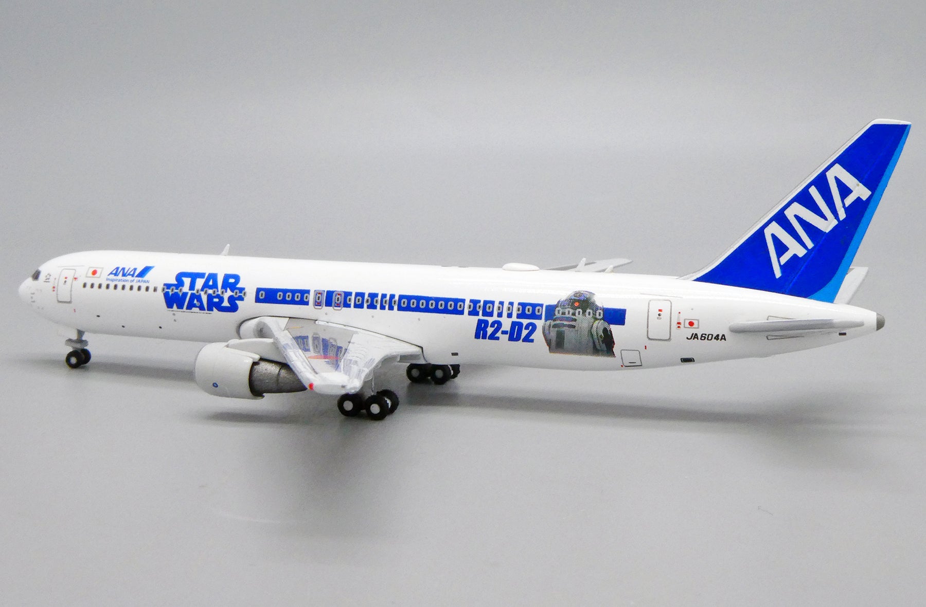 ANA All Nippon Airlines Boeing 767-300ER JA604A 'Star Wars R2-D2' (PX5006)