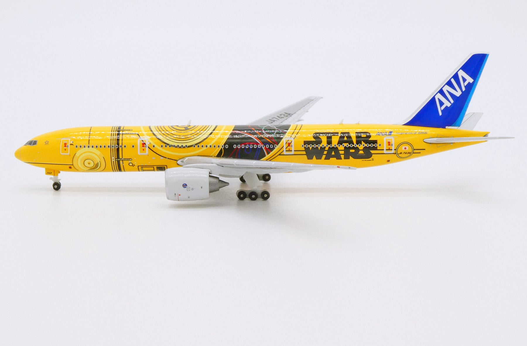 ANA All Nippon Airways Boeing 777-200ER JA743A 'Star Wars C-3PO' (PX5007)