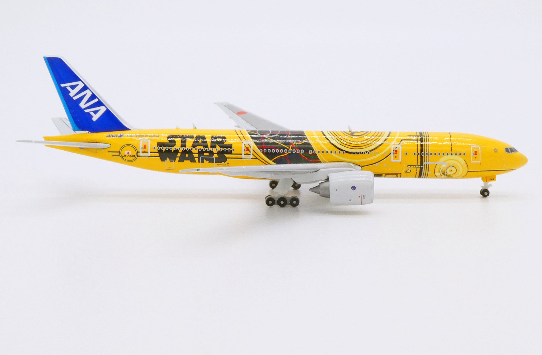 ANA All Nippon Airways Boeing 777-200ER JA743A 'Star Wars C-3PO' (PX5007)