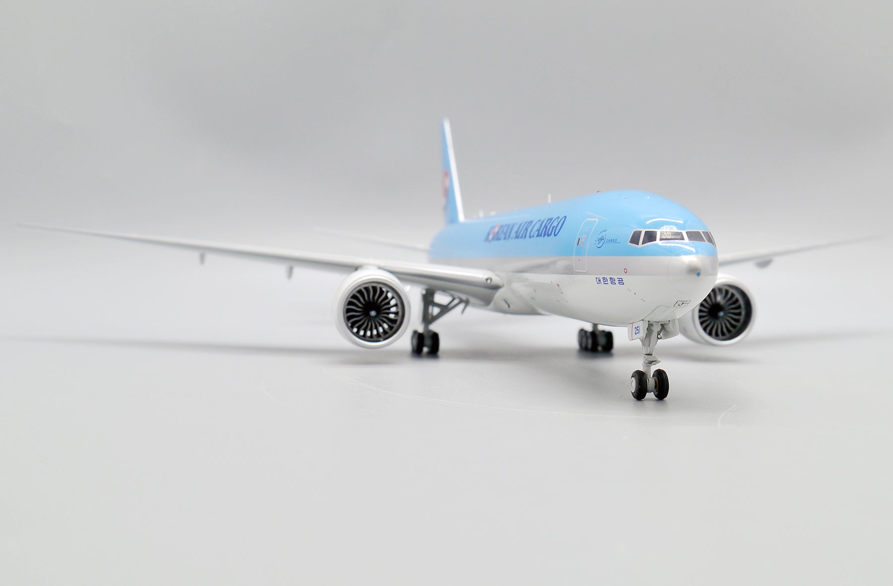 Korean Air Cargo Boeing 777F HL8251 (SA2004)