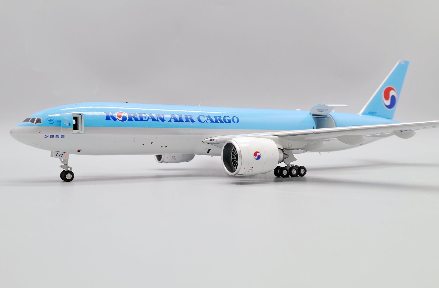 Korean Air Cargo Boeing 777F HL8077 'interactive series' (SA2005C)