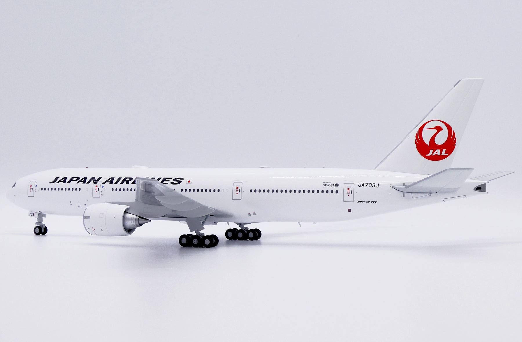 JAL Japan Airlines Boeing 777-200ER JA703J (SA2048)