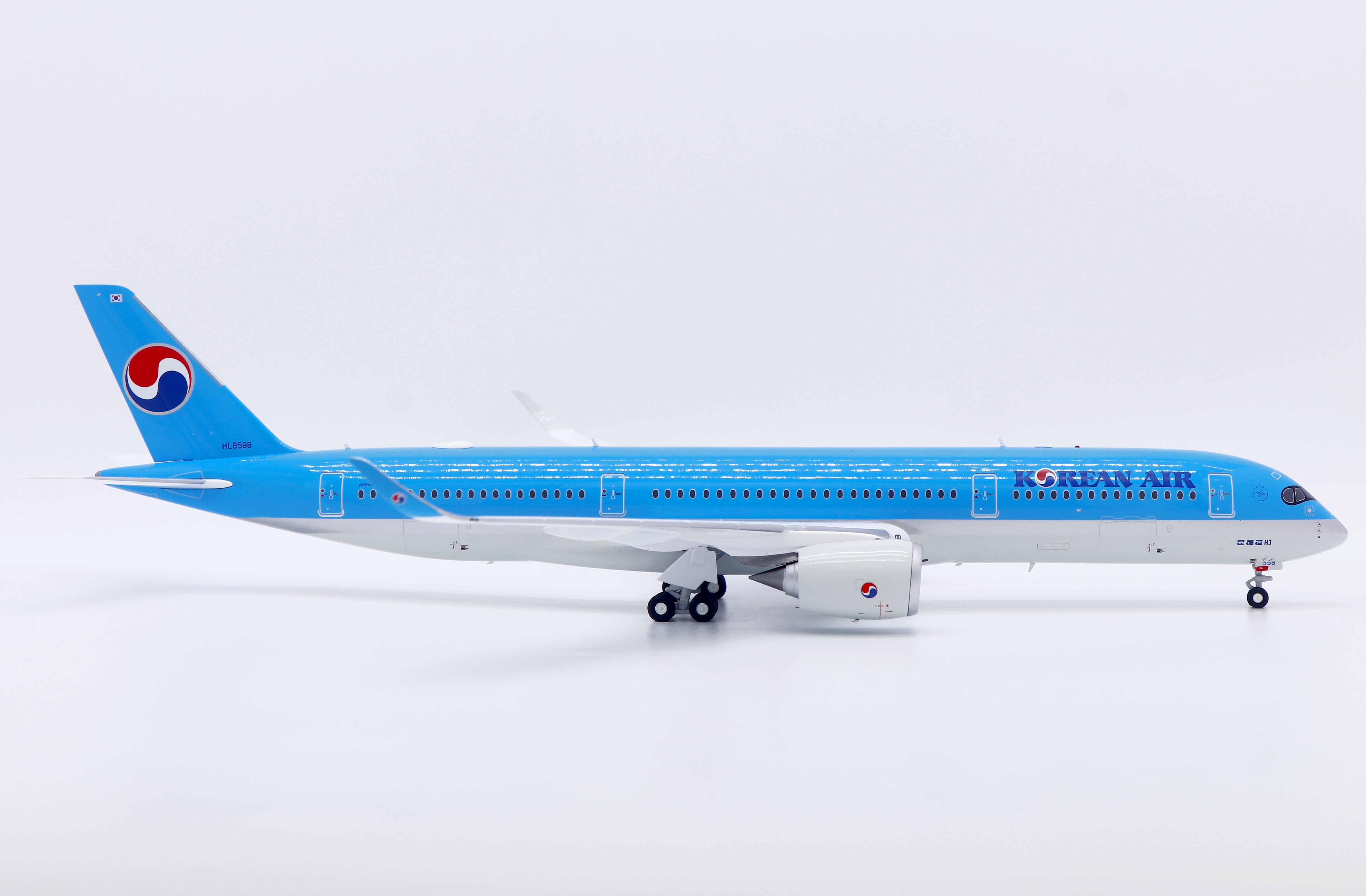 Korean Air Airbus A350-900 HL8598 (SA2086)