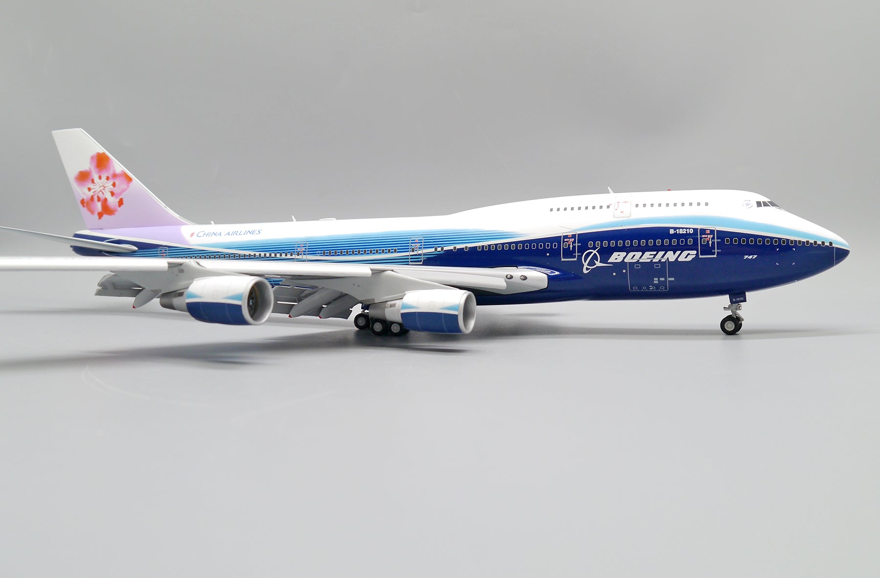 China Airlines Boeing 747-400 B-18210 'Dreamliner Livery / Flaps Down' (XX20094A)