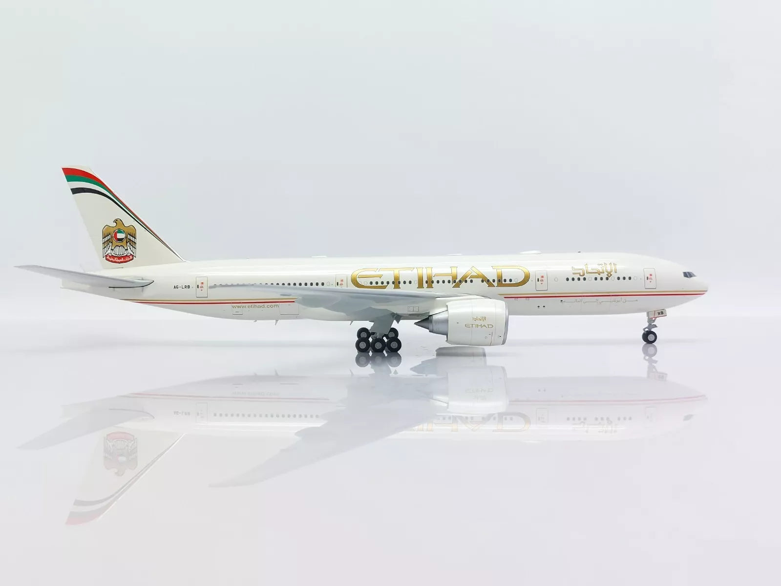 Etihad Airways Boeing 777-200LR A6-LRB 'mit Aviationtag' (XX20317)