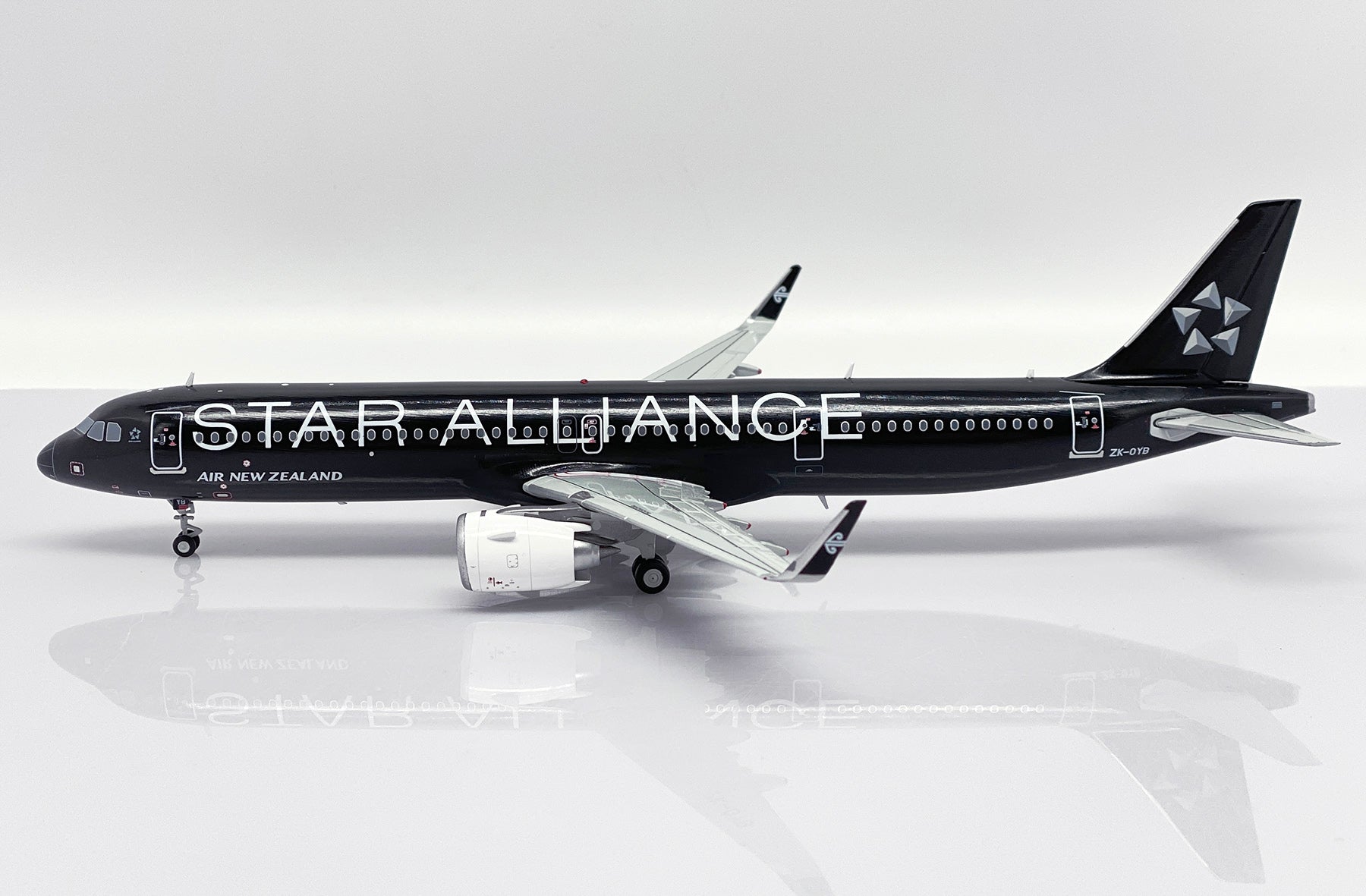 Air New Zealand Airbus A321neo ZK-OYB 'Star Alliance' (XX20349)